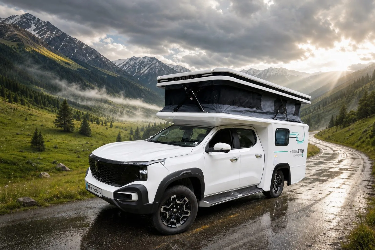 Автодом Changan Voyager с поднятой жилой крышей