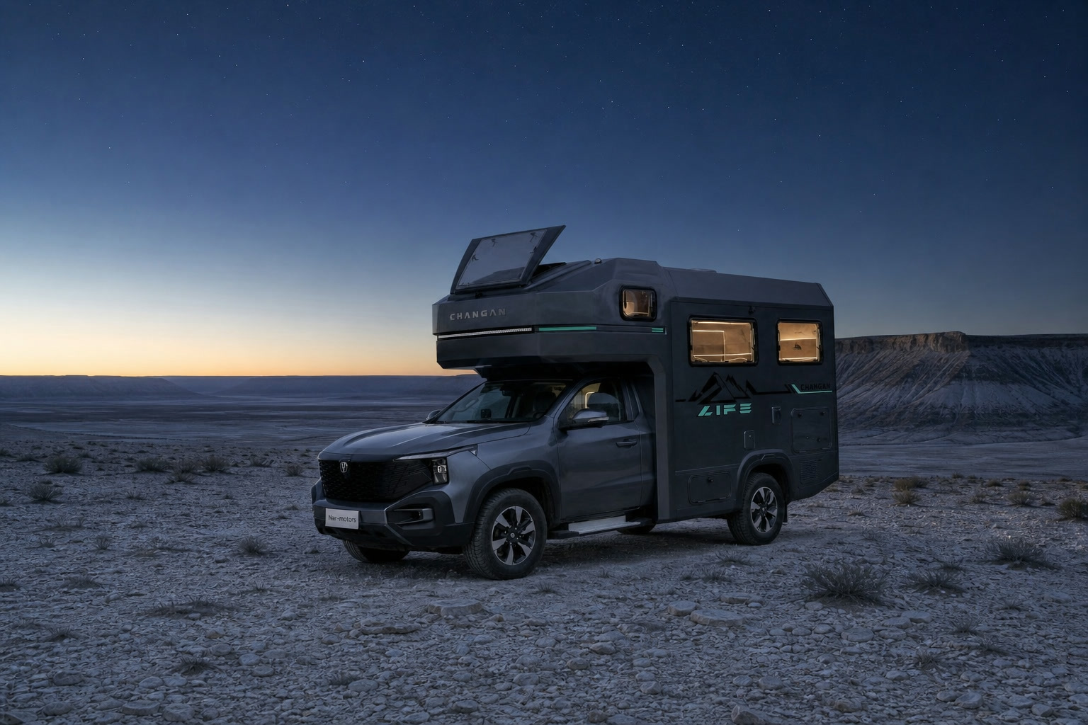 Dominator RV на автономной стоянке перед рассветом